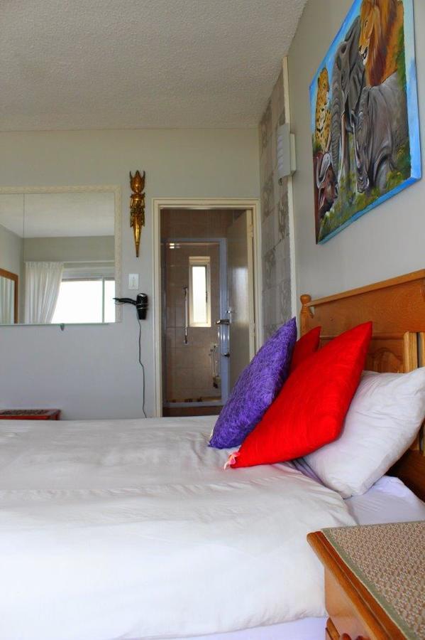 Silver Dolphin Holidays Apartman Amanzimtoti Kültér fotó